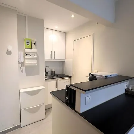 Quiet On Garden - St Ambroise Apartment Paris