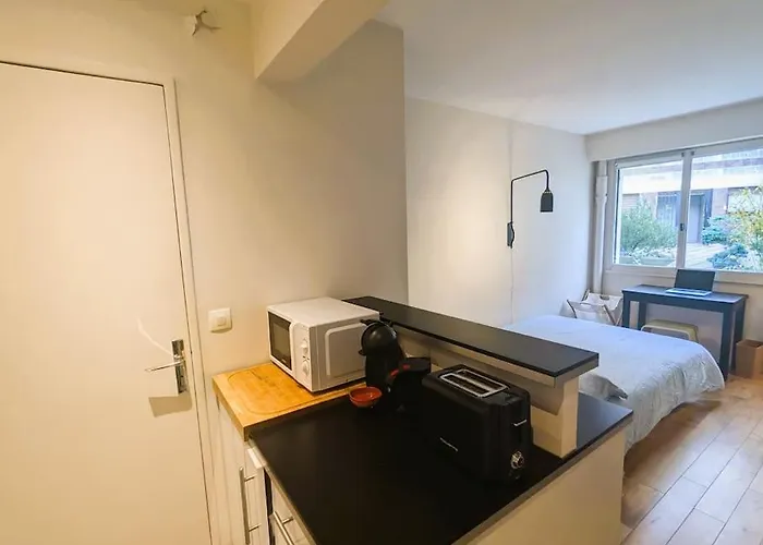 Quiet On Garden - St Ambroise *